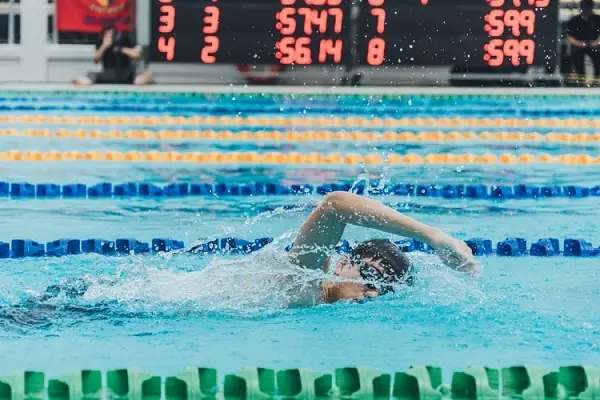 Corso di nuoto adulti